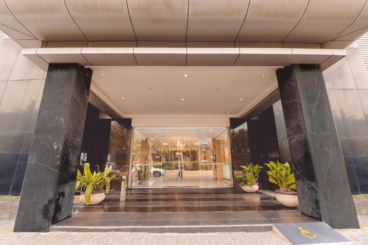 Saka Hotel Medan Sunggal Ngoại thất bức ảnh